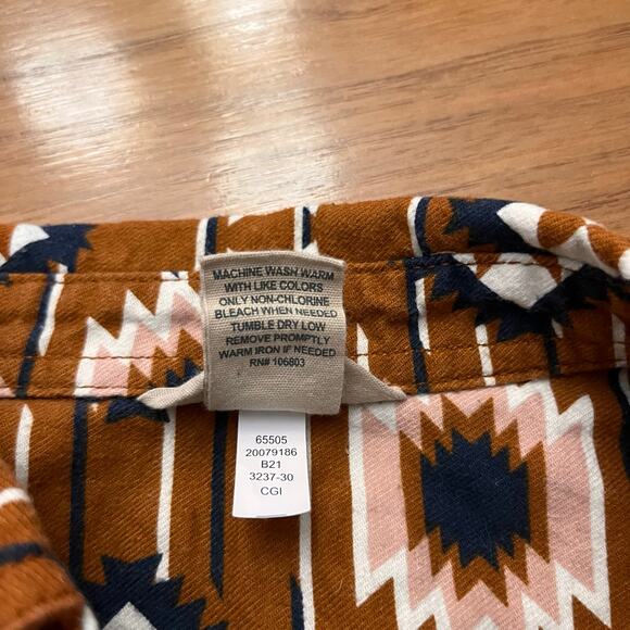 Duluth Trading Shirt Medium Flannel Button Down Cotton Western Southwest Aztec - Picture 12 of 15